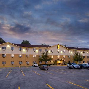 Super 8 By Wyndham Cromwell/Middletown